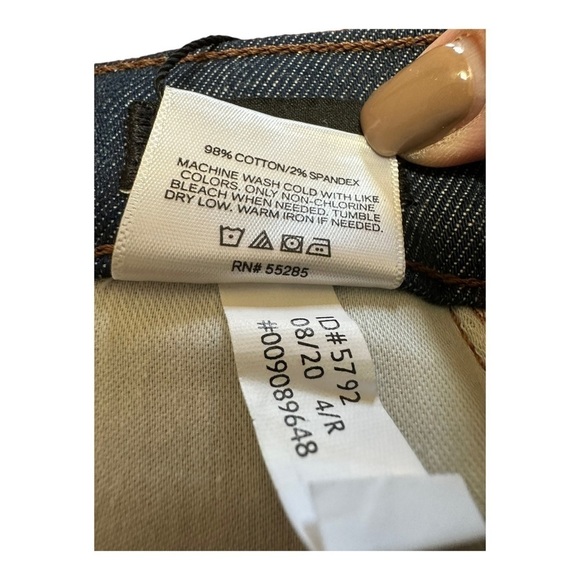 Express NWT Super High Rise Horse Bit Mom Jeans - Picture 8 of 8